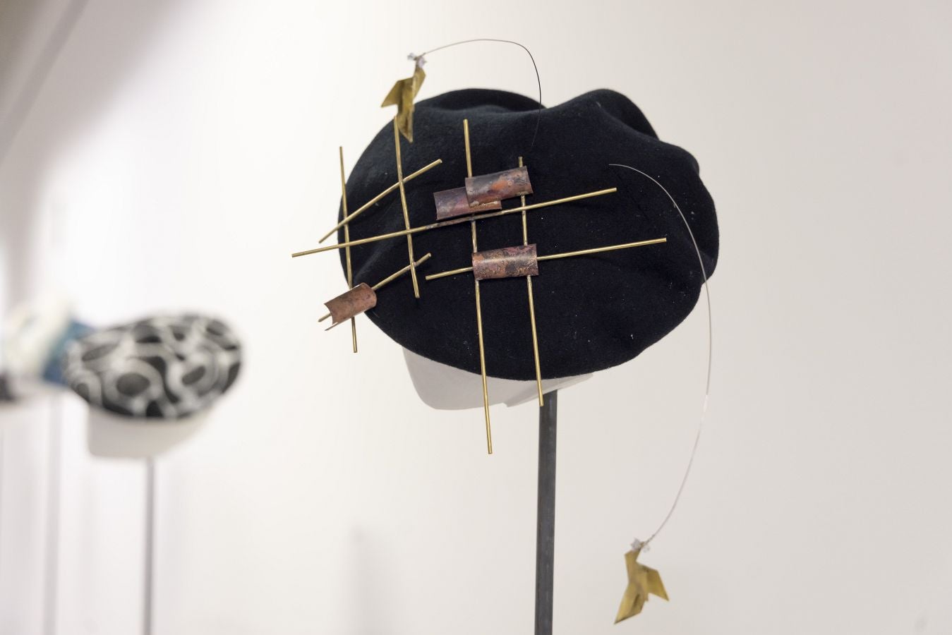 Arte y tradición en la exposición &#039;Txapelarte&#039;