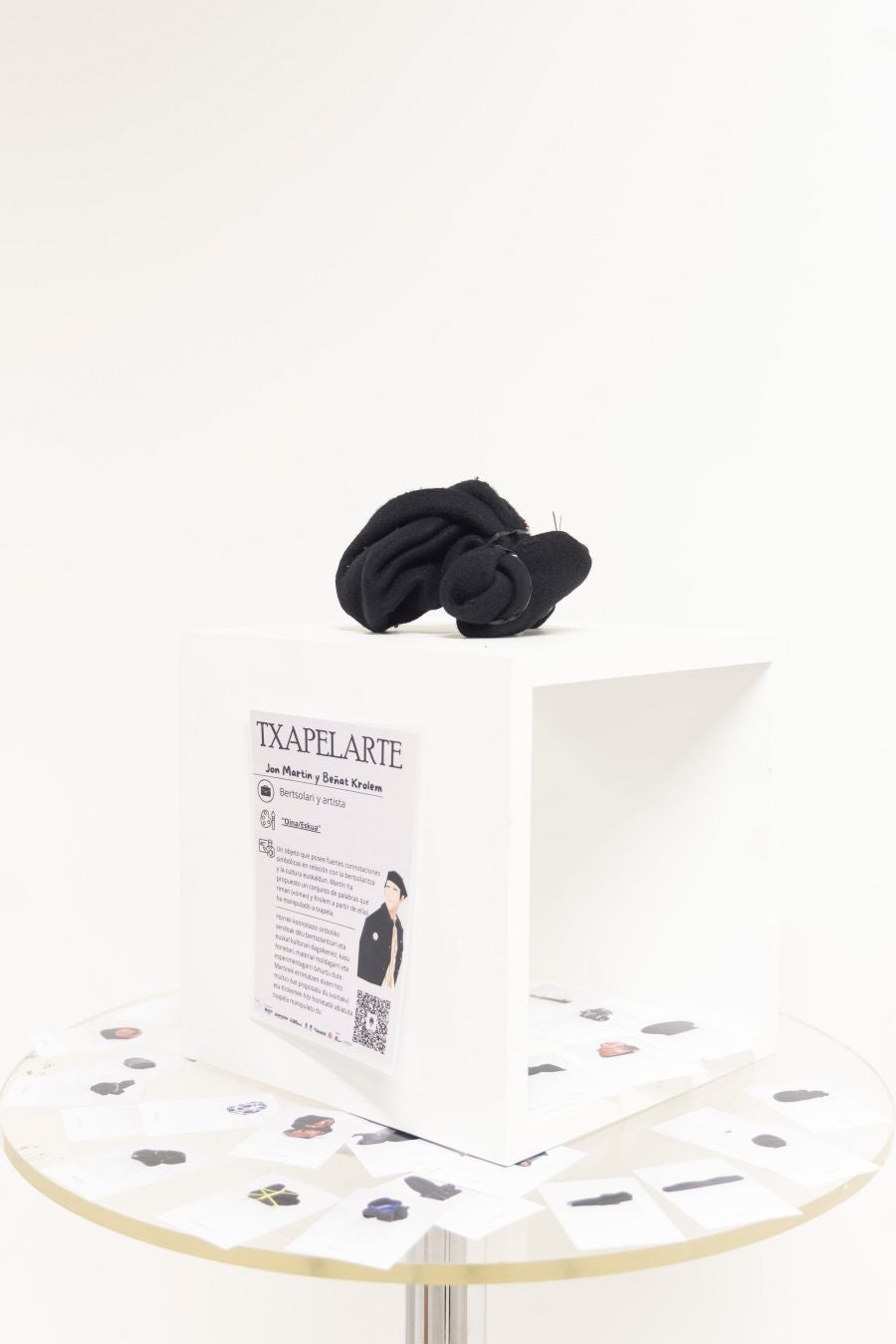 Arte y tradición en la exposición &#039;Txapelarte&#039;
