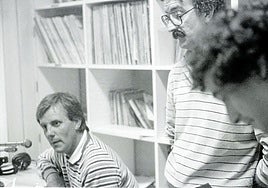 Pedro Osinaga, ante el micrófono de Radio San Sebastián.