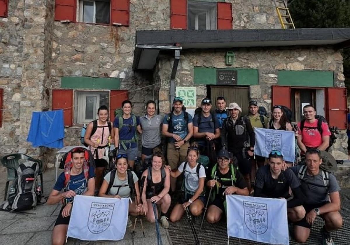 17 lagun Anaitasunak antolatutako irteeran