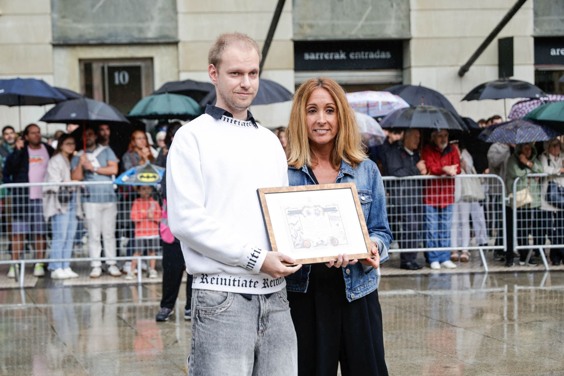 Batalla y apagón en Donostia