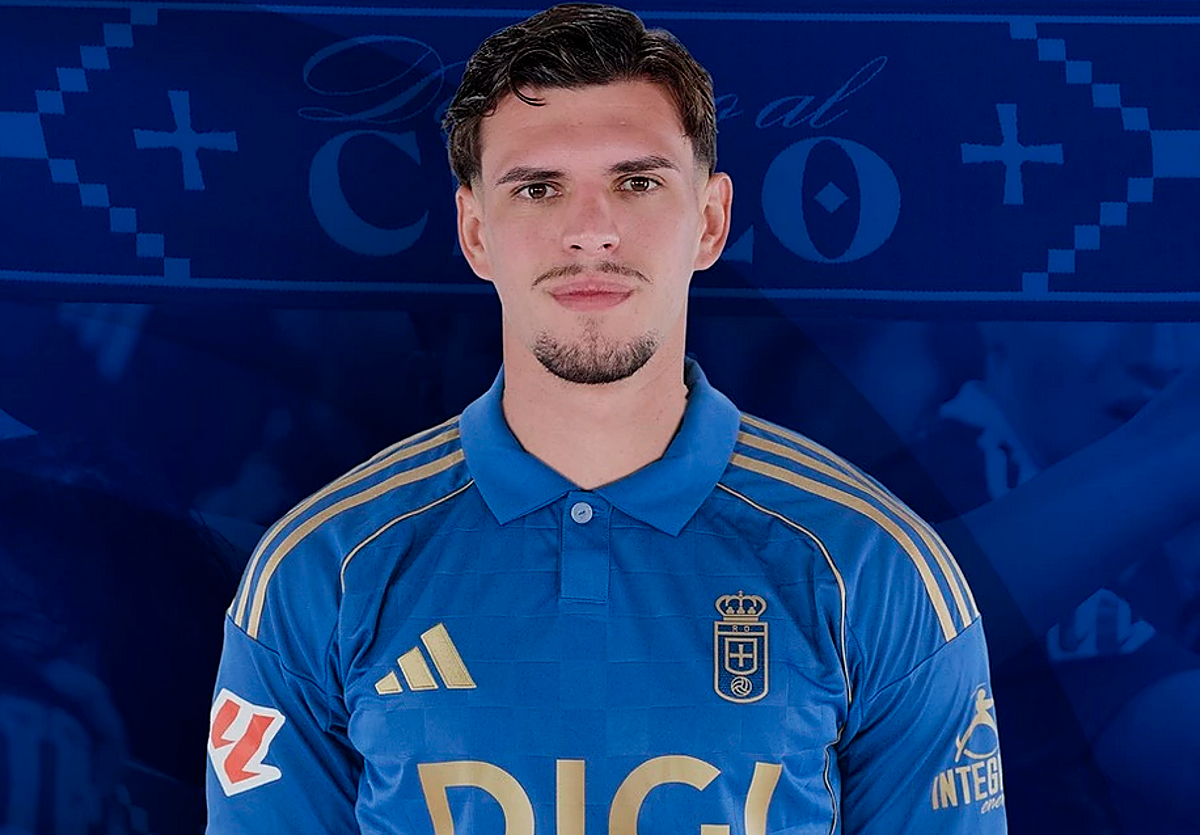 Javi López, con la camiseta del Oviedo, su nuevo club.