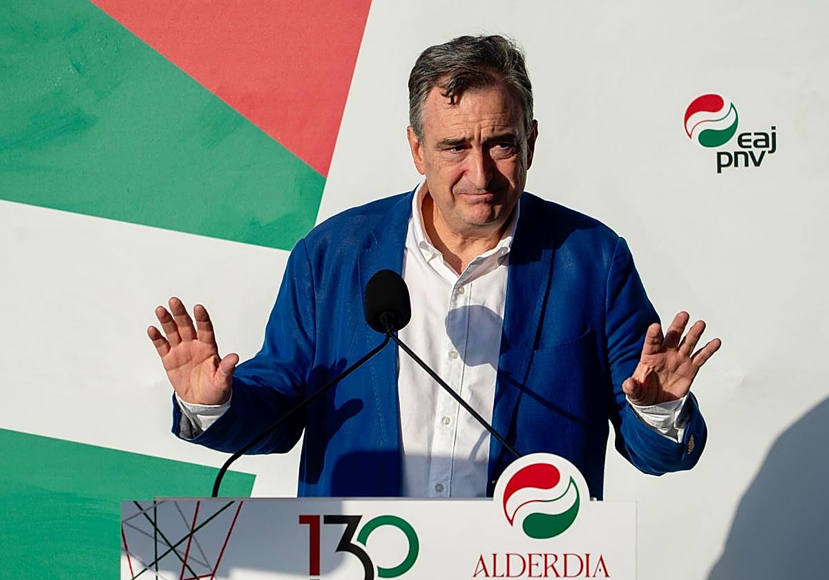 Aitor Esteban en el mitin de Zarautz.