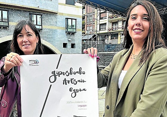 En la cuenta atrás. Larraitz Olaizola y Edurne Matías con el cartel de la presente edición.