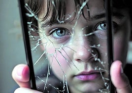 Siete de cada diez niños de 12 años tiene cuenta en redes sociales.