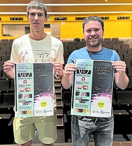 El concejal de cultura Andoni Arratibel y el músico Peru Altube.