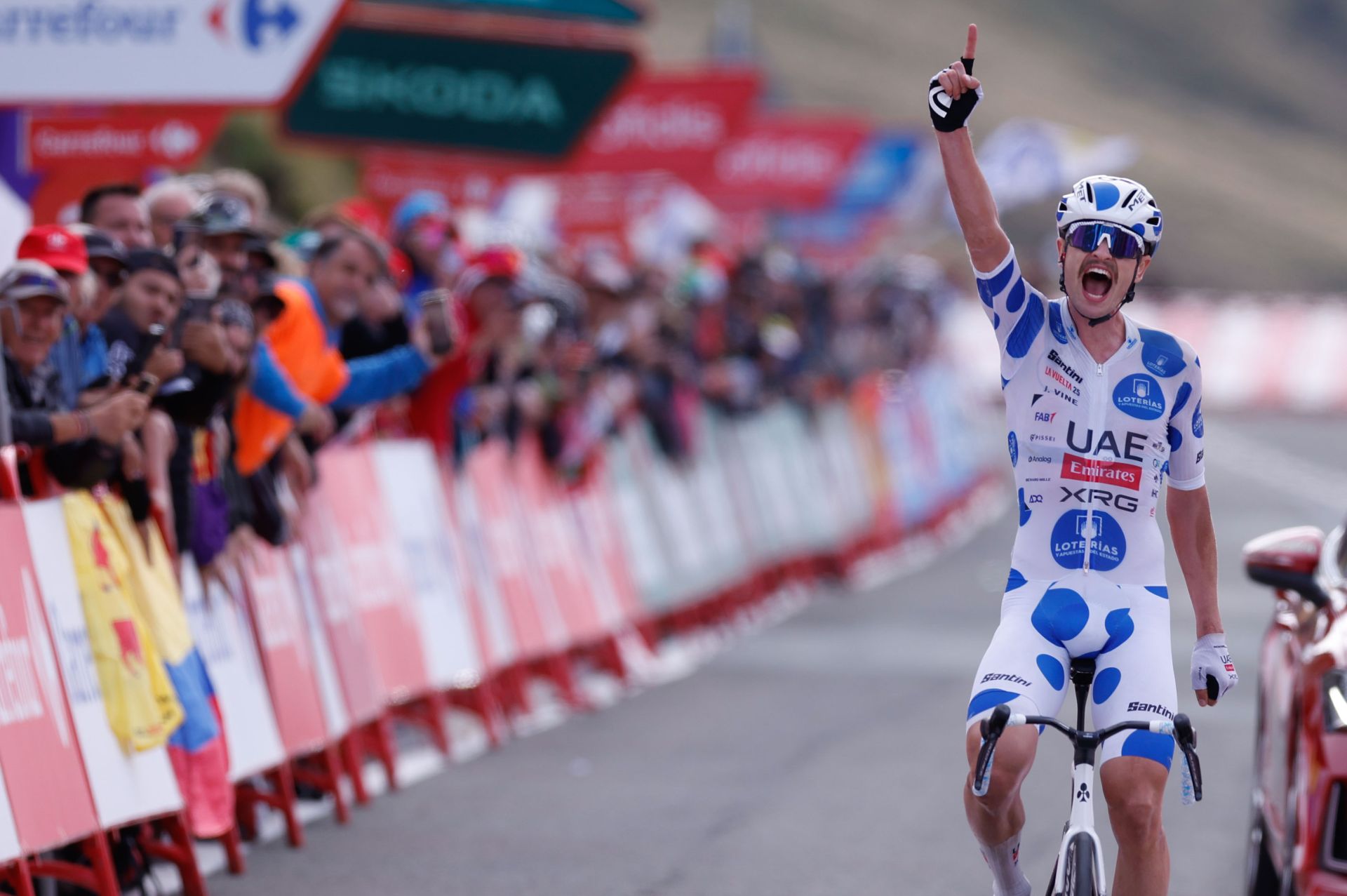 Jay Vine celebra su victoria en Belagua.