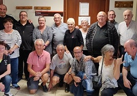 Participantes comarcales de la eliminatoria zonal de 2024 del concurso en el que elaboraron arroz con pollo.