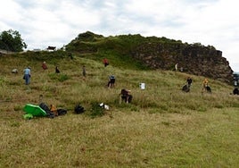 Uztailean egindako auzolan saioari jarraipena emango diote.