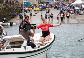 El momento en el que Maddi Aramburu se da cuenta de que la sanción a Zarautz le da el pase a Zumaia.