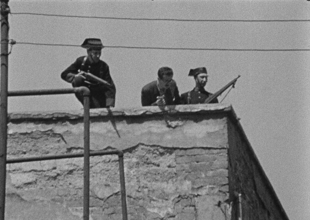 Imagen secundaria 1 - La Escuela de Cine restaura una cinta emblemática del exilio republicano