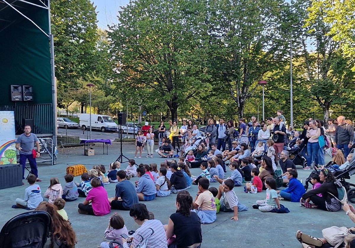 Festejo del año pasado llevado a cabo en la pista polivalente de Latsunbe Berri.