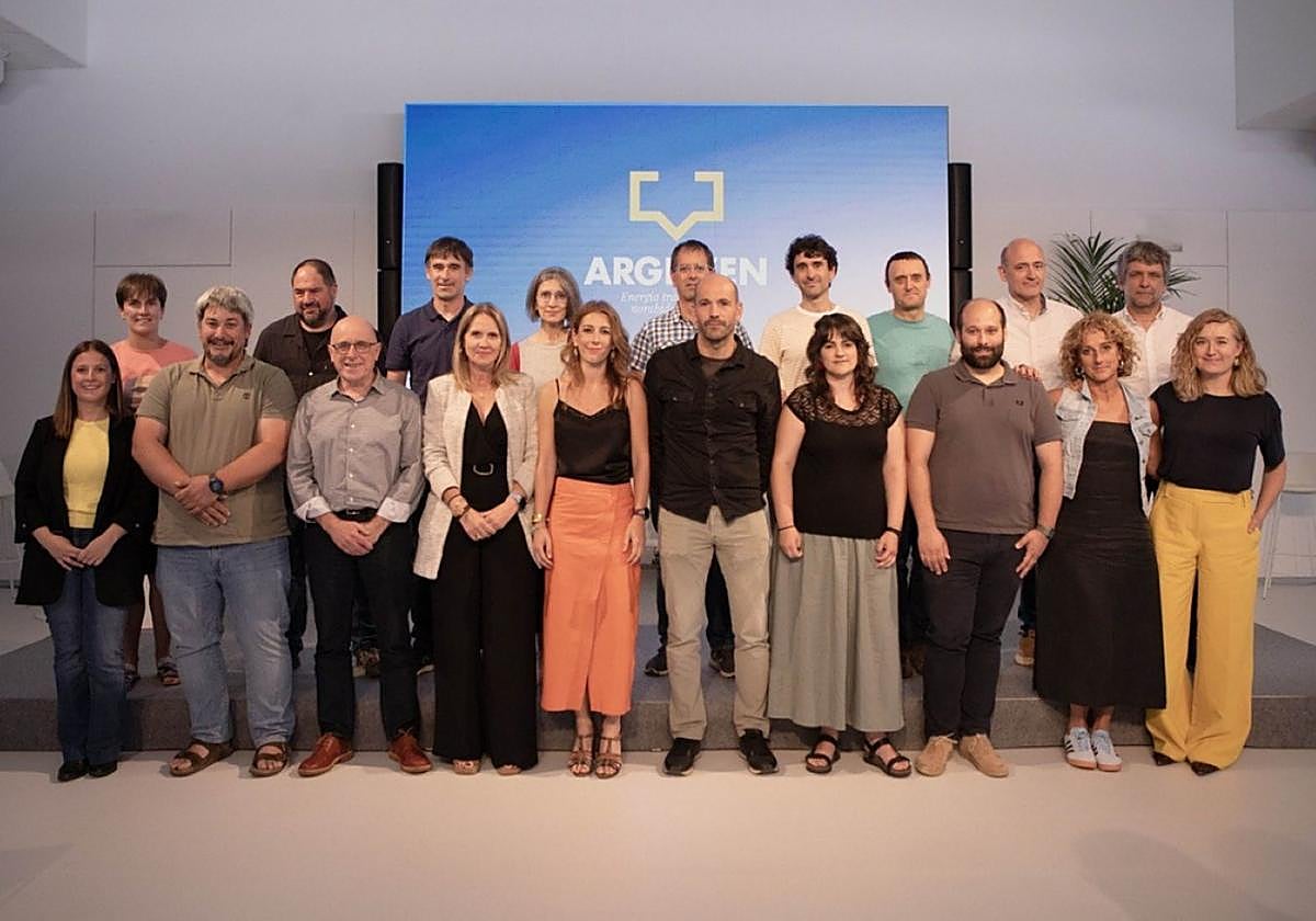 Representantes de las 18 entidades público-privadas que constituyen el grupo motor de Argitzen.