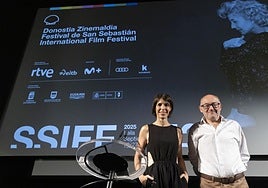El director del Festival de Cine de San Sebastián, Jose Luis Rebordinos , y la responsable de comunicación, Ruth Pérez de Anucita, presentan los últimos detalles de la 73 edición