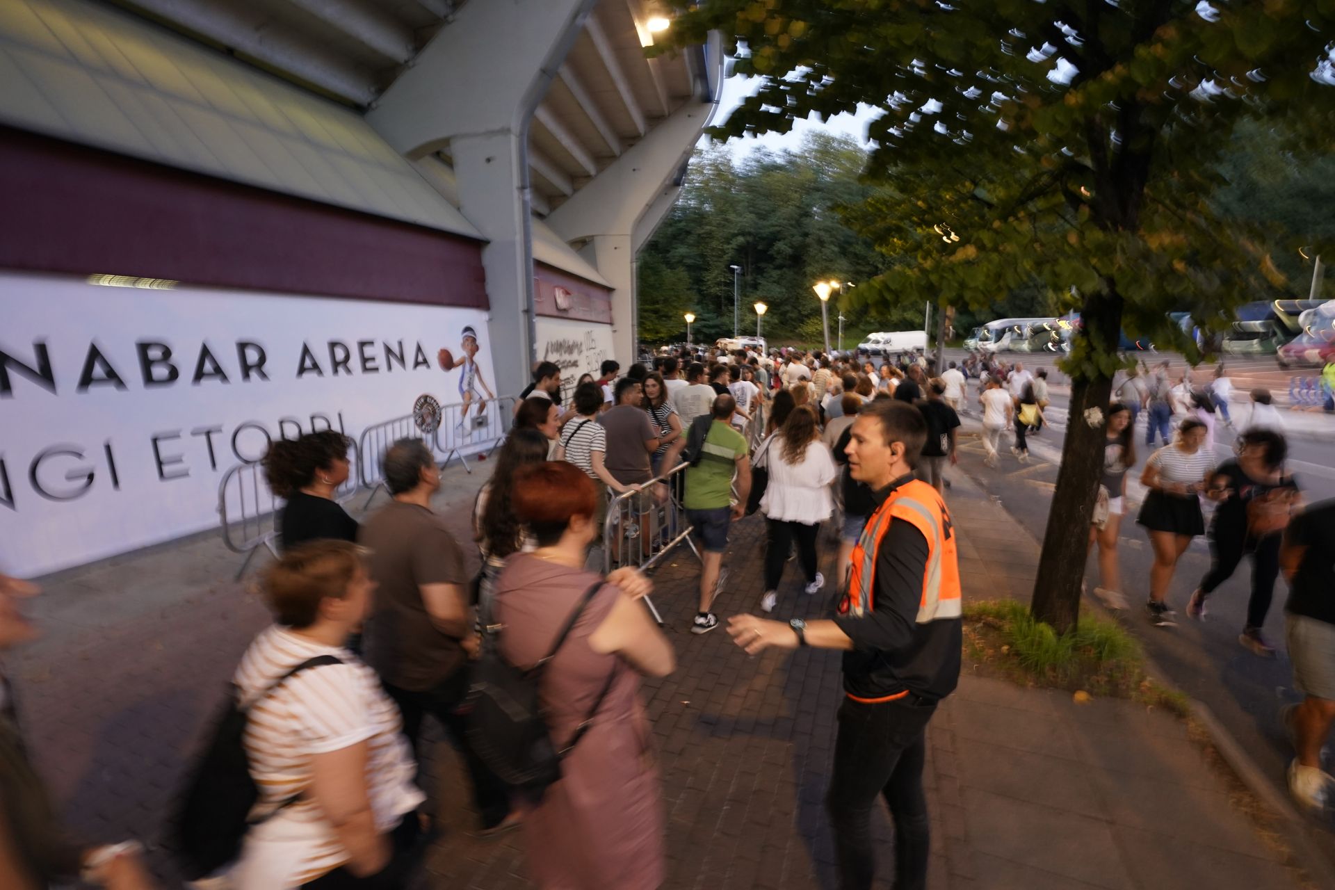 Ambiente de fiesta antes del concierto de Zetak