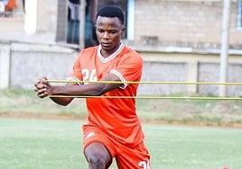Ochieng, en un entrenamiento con la selección de Kenia