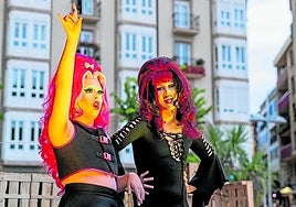 Tras el éxito del pasado año, el 'bingo con Albina Divina' regresará esta tarde a la terraza de Kutxa Zuria.