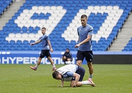 Turrientes se duele de su rodilla izquierda tras recibir un impacto de Sucic