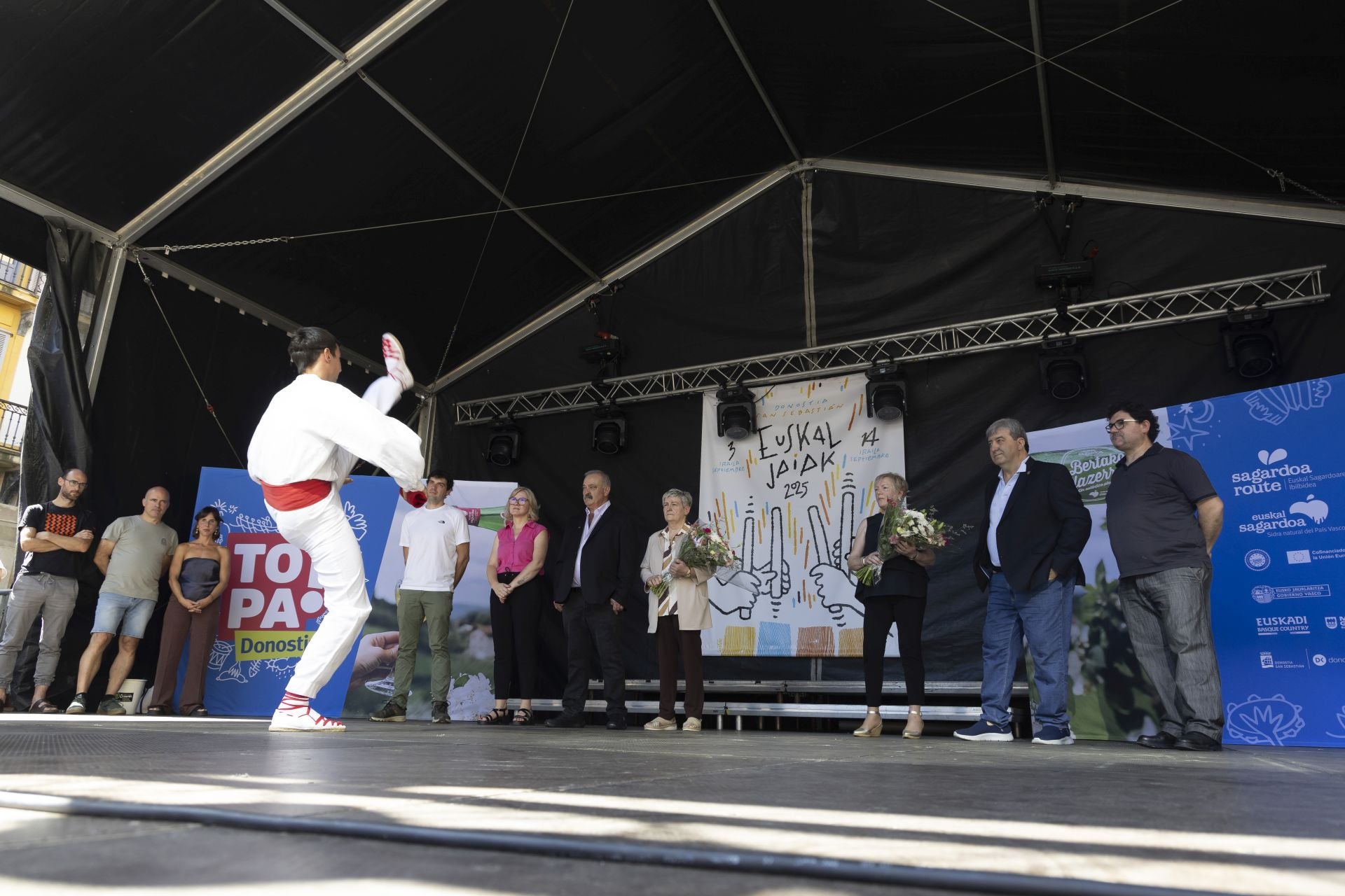 Sagardoa eta tomateak, Euskal Jaietako protagonistak