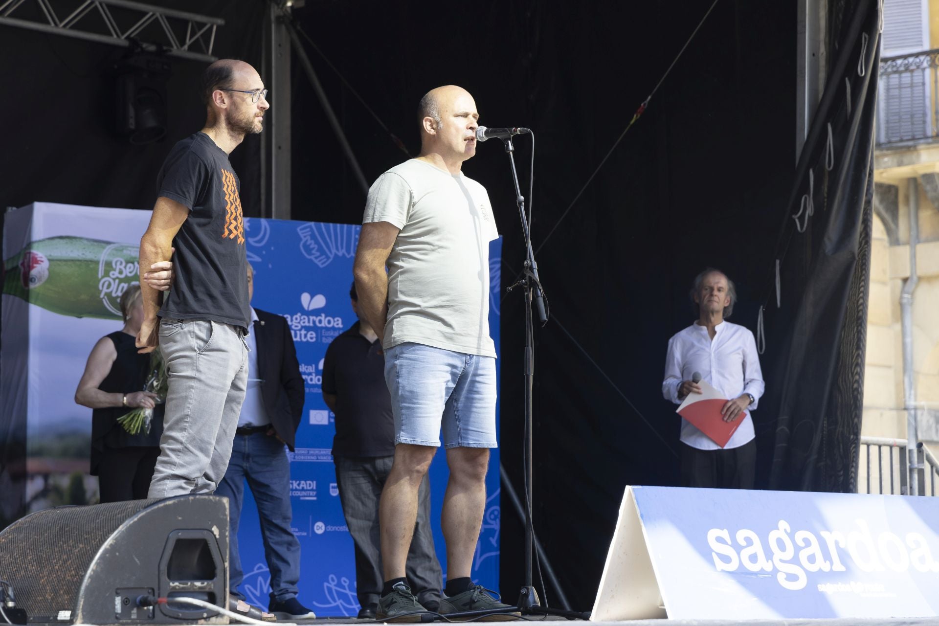 Sagardoa eta tomateak, Euskal Jaietako protagonistak