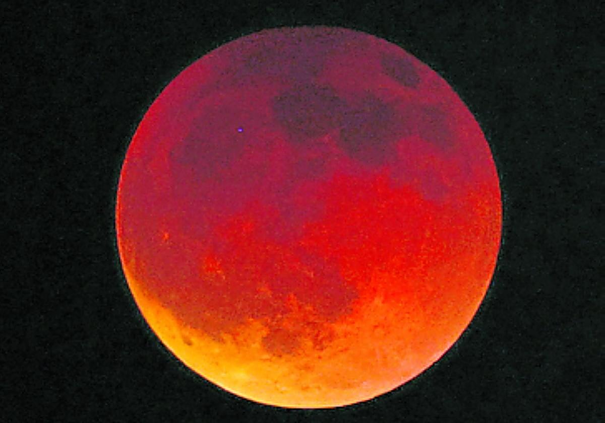 Eclipse lunar desde El Cairo.