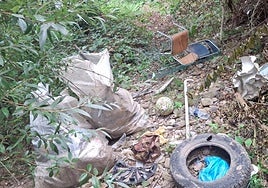 Algunos de los residuos retirados de los cauces de los ríos.