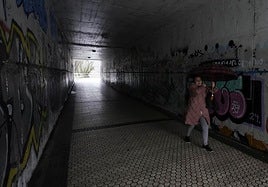 El túnel bajo la autopista de acceso a Larratxo es un punto crítico para la seguridad que va a ver renovada su iluminación.