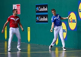 Mariezkurrena II golpea con la derecha ayer en el Navarra Arena.