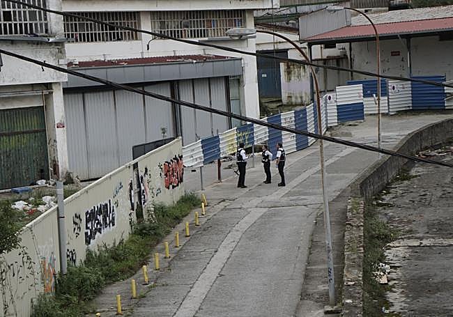 Despliegue policial en los pabellones abandonados de Herrera