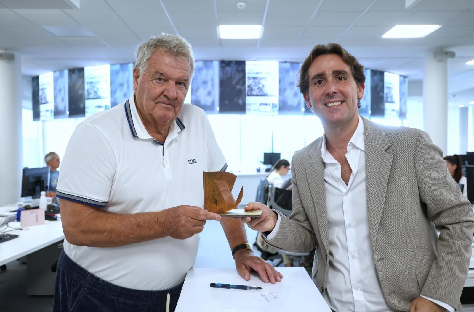 La visita de John Toshack a DV