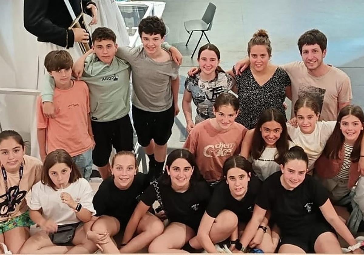 Participantes en la Bertso Eskola de Elgoibar al final del pasado curso.