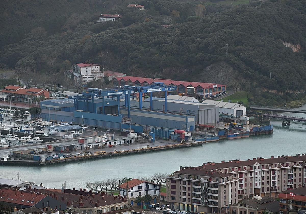 Vista general de Astilleros Balenciaga en Zumaia.