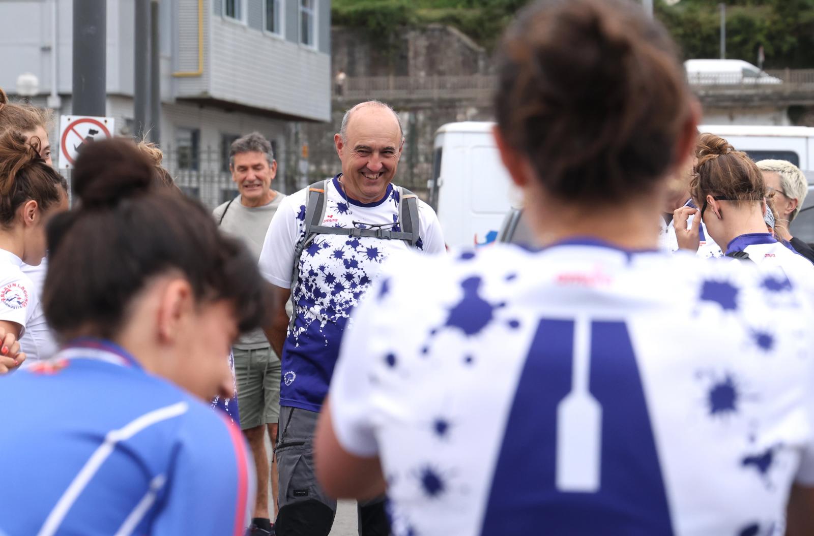 Arraun invita a DV a compartir un entrenamiento antes de la regata