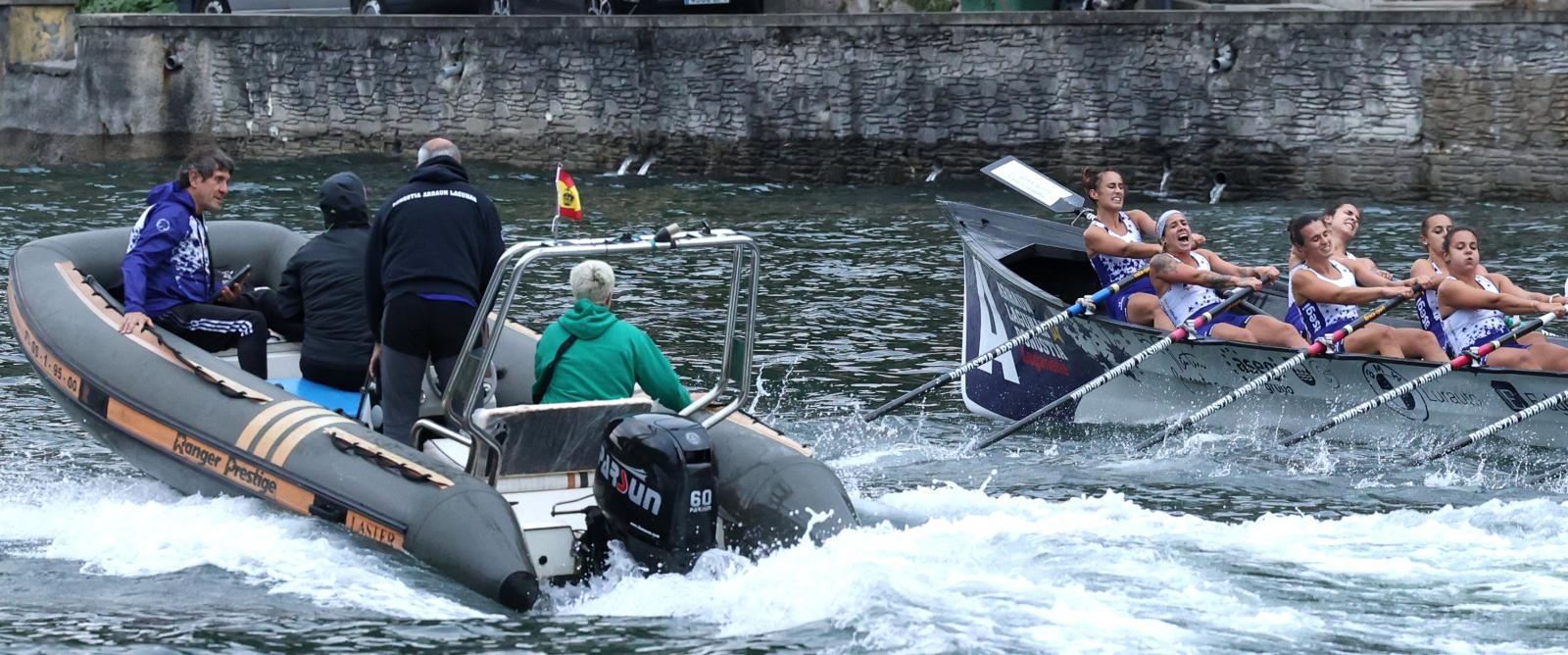 Arraun invita a DV a compartir un entrenamiento antes de la regata