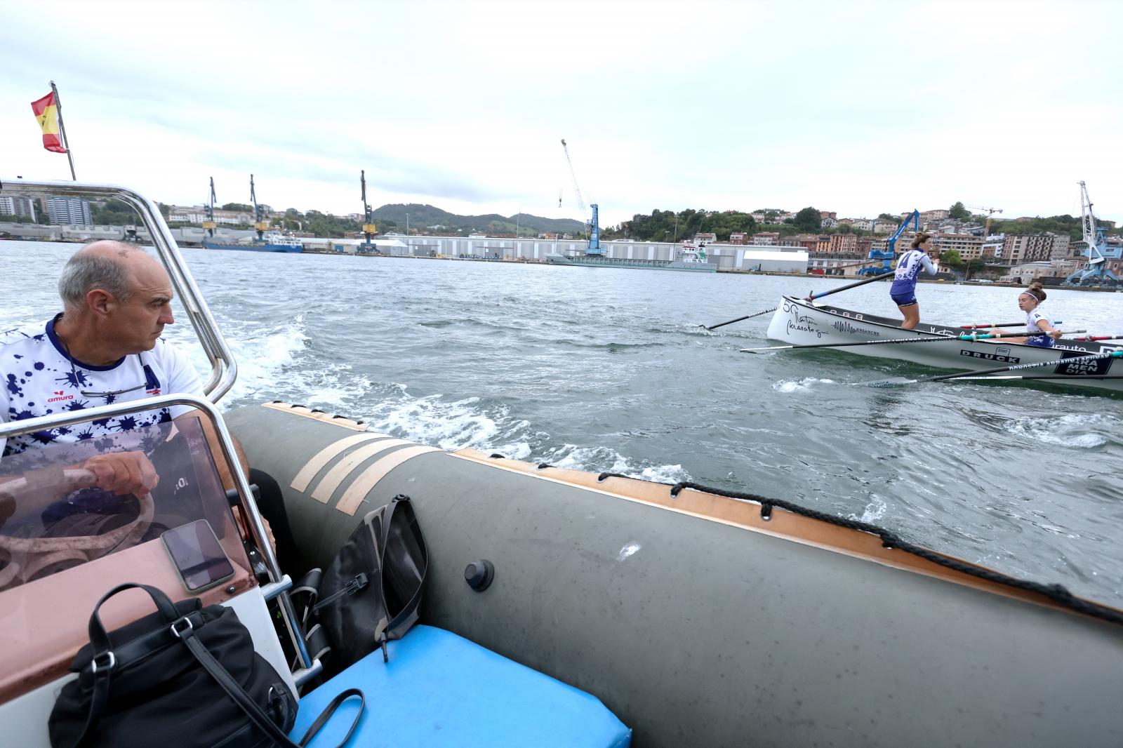 Arraun invita a DV a compartir un entrenamiento antes de la regata
