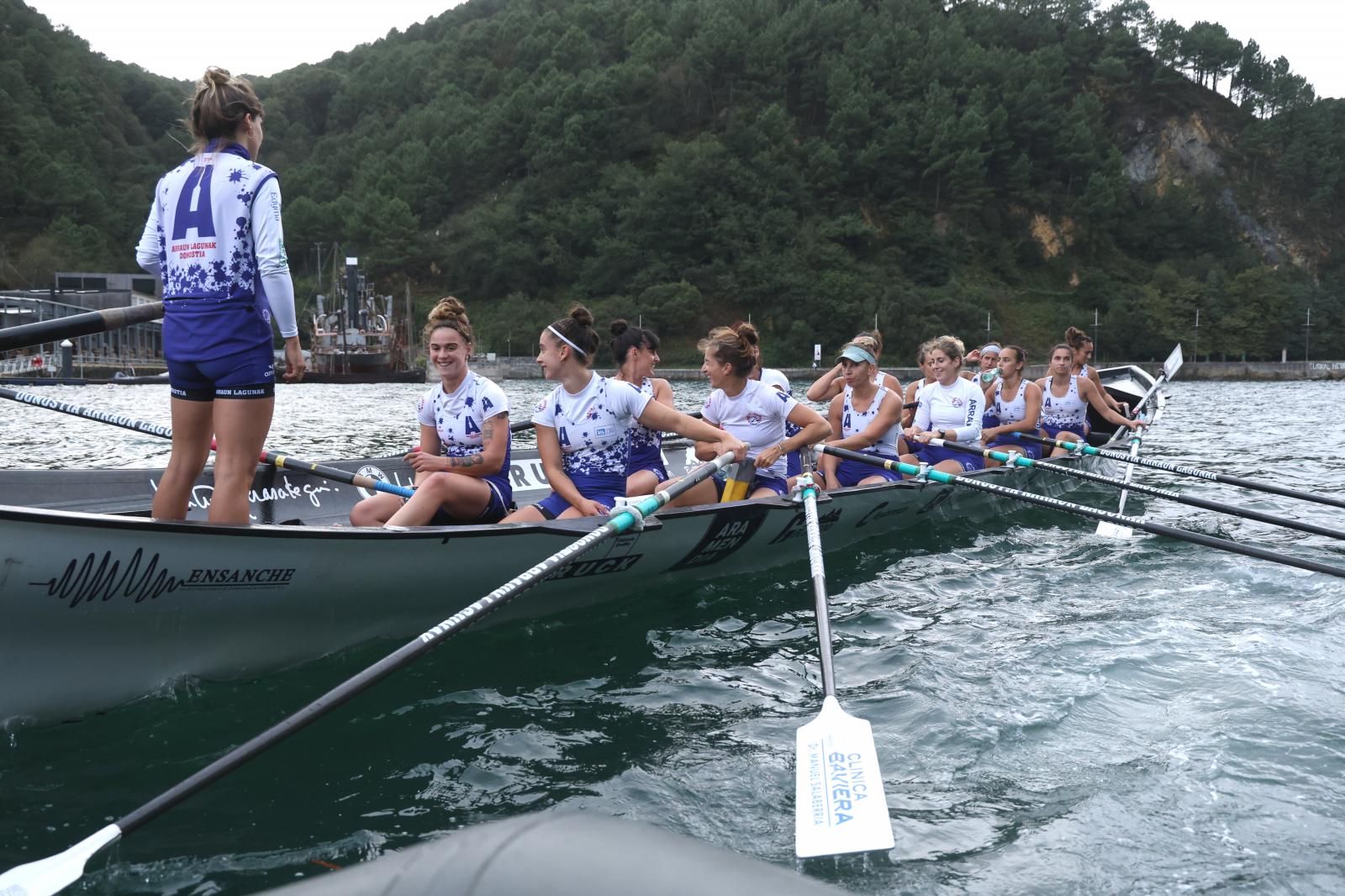 Arraun invita a DV a compartir un entrenamiento antes de la regata