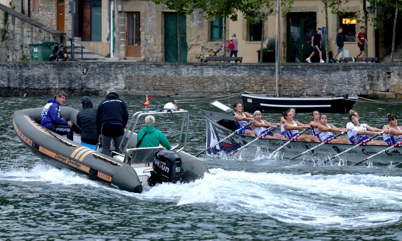 Arraun invita a DV a compartir un entrenamiento antes de la regata