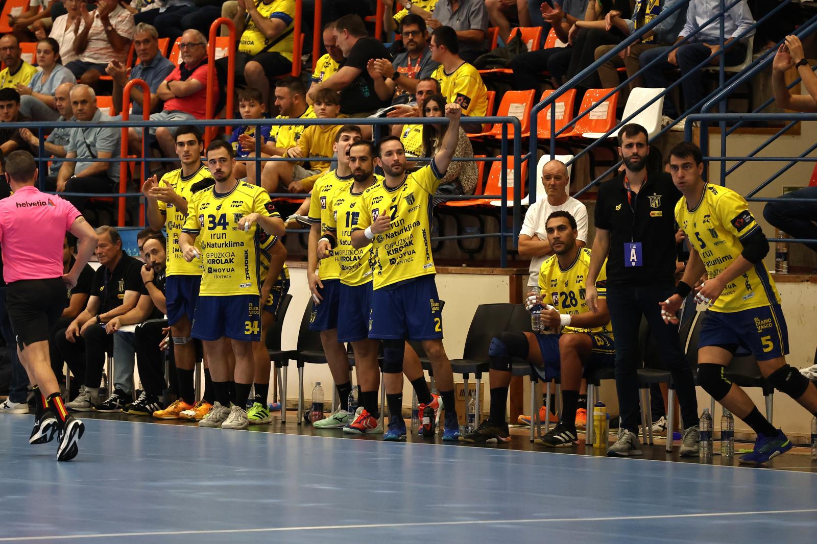 Remontada del Bidasoa: un debut con garra en Artaleku