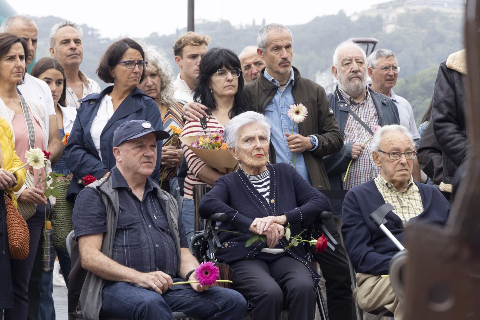 Ofrenda con motivo del Día de la Memoria Histórica