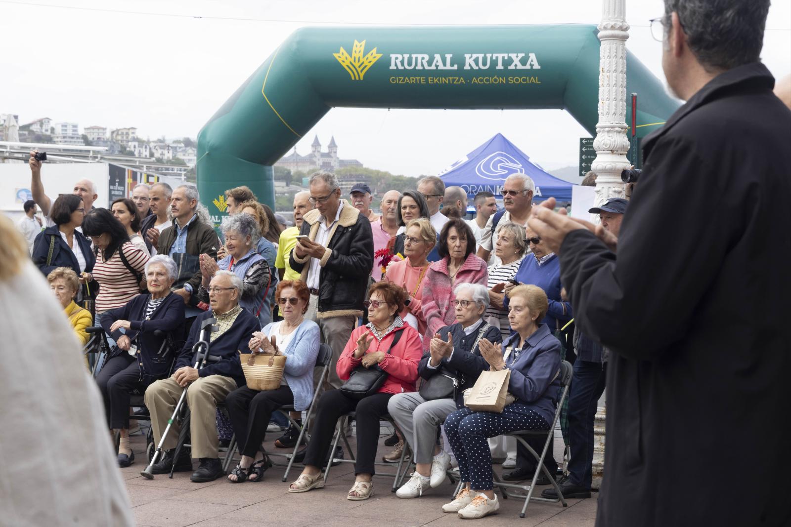 Ofrenda con motivo del Día de la Memoria Histórica