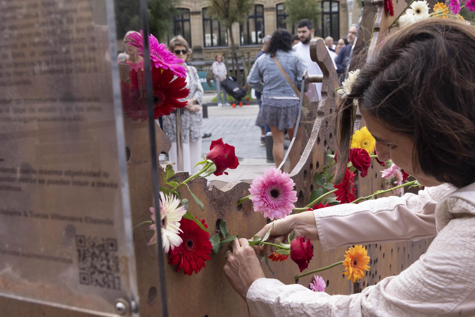Ofrenda con motivo del Día de la Memoria Histórica