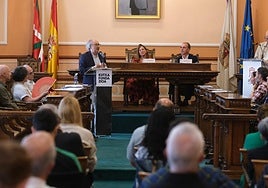 Lectura del fallo del jurado, este sábado en el Ayuntamiento de Irun.