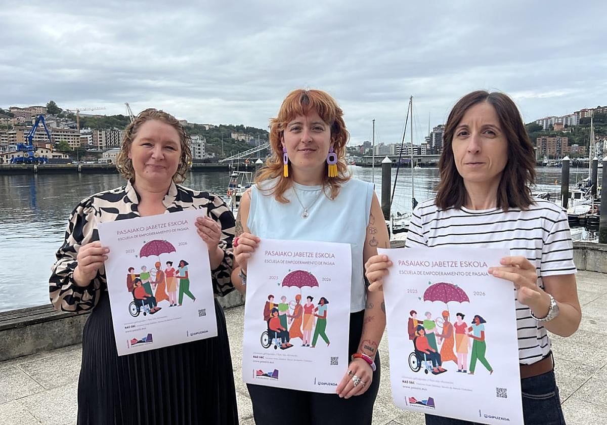La concejala Laura Ré, en el centro, con las técnicas de Igualdad Laura Roux y Jaione Gómez.