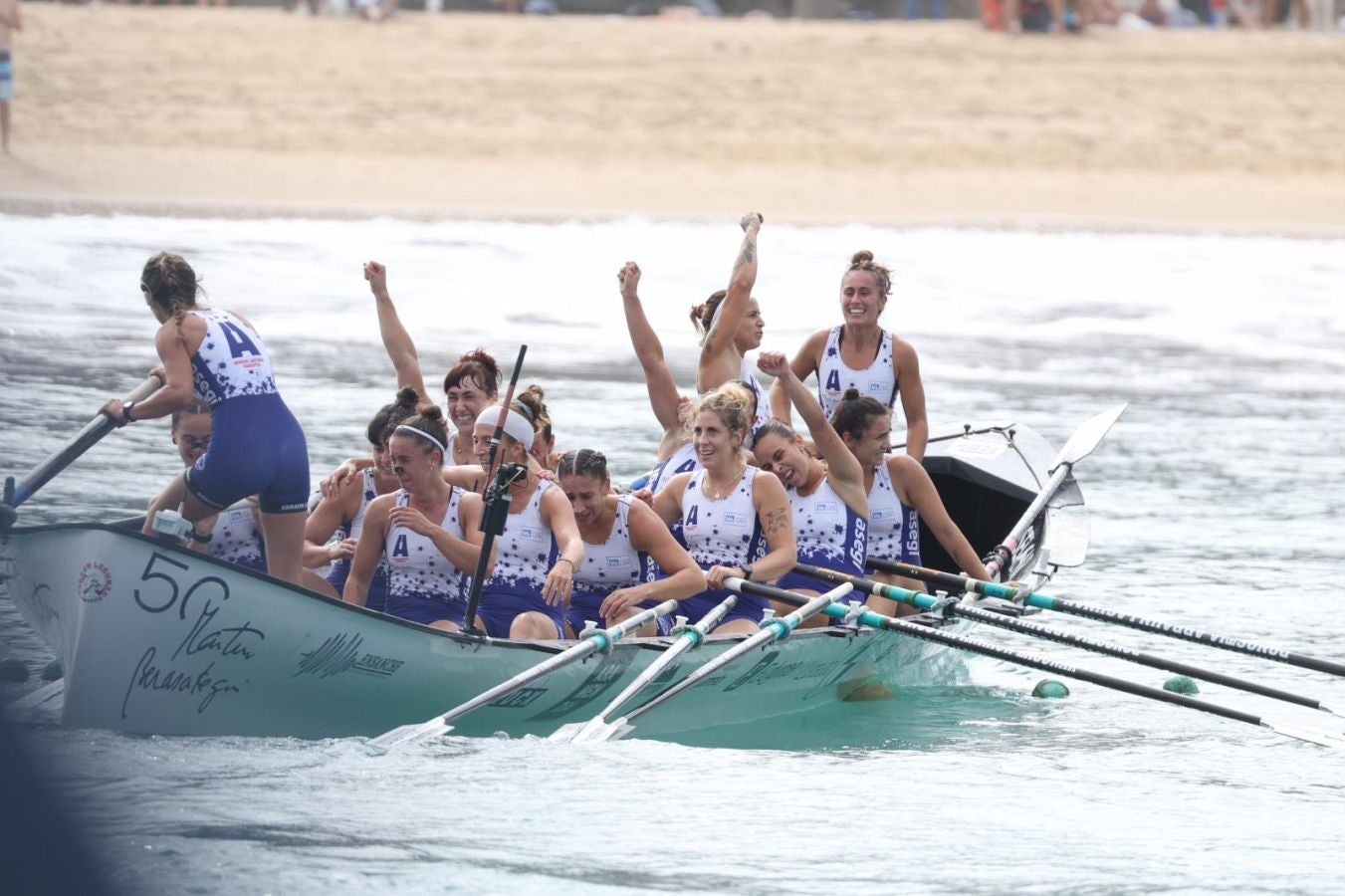Las imágenes de la regata femenina