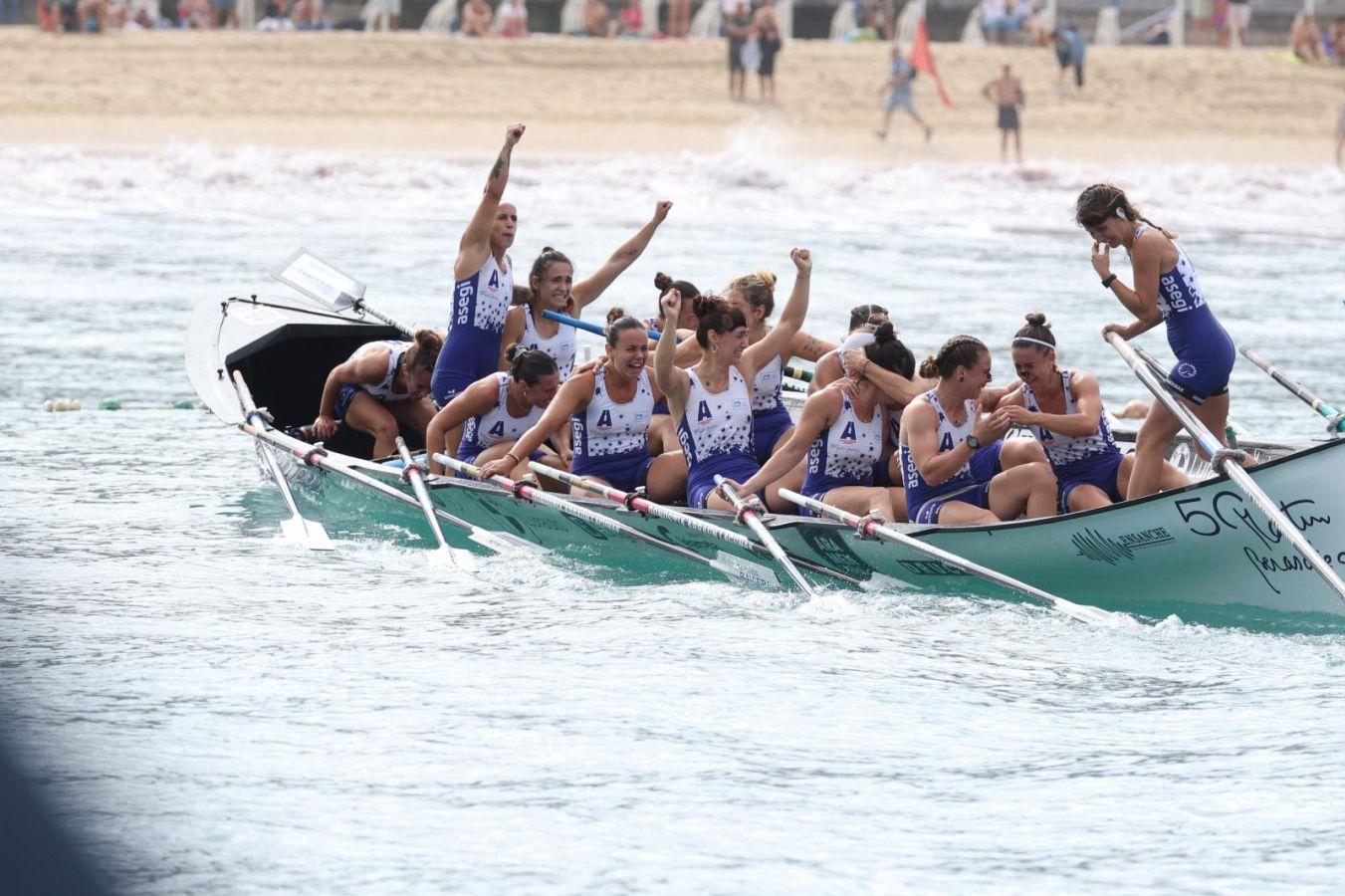 Las imágenes de la regata femenina