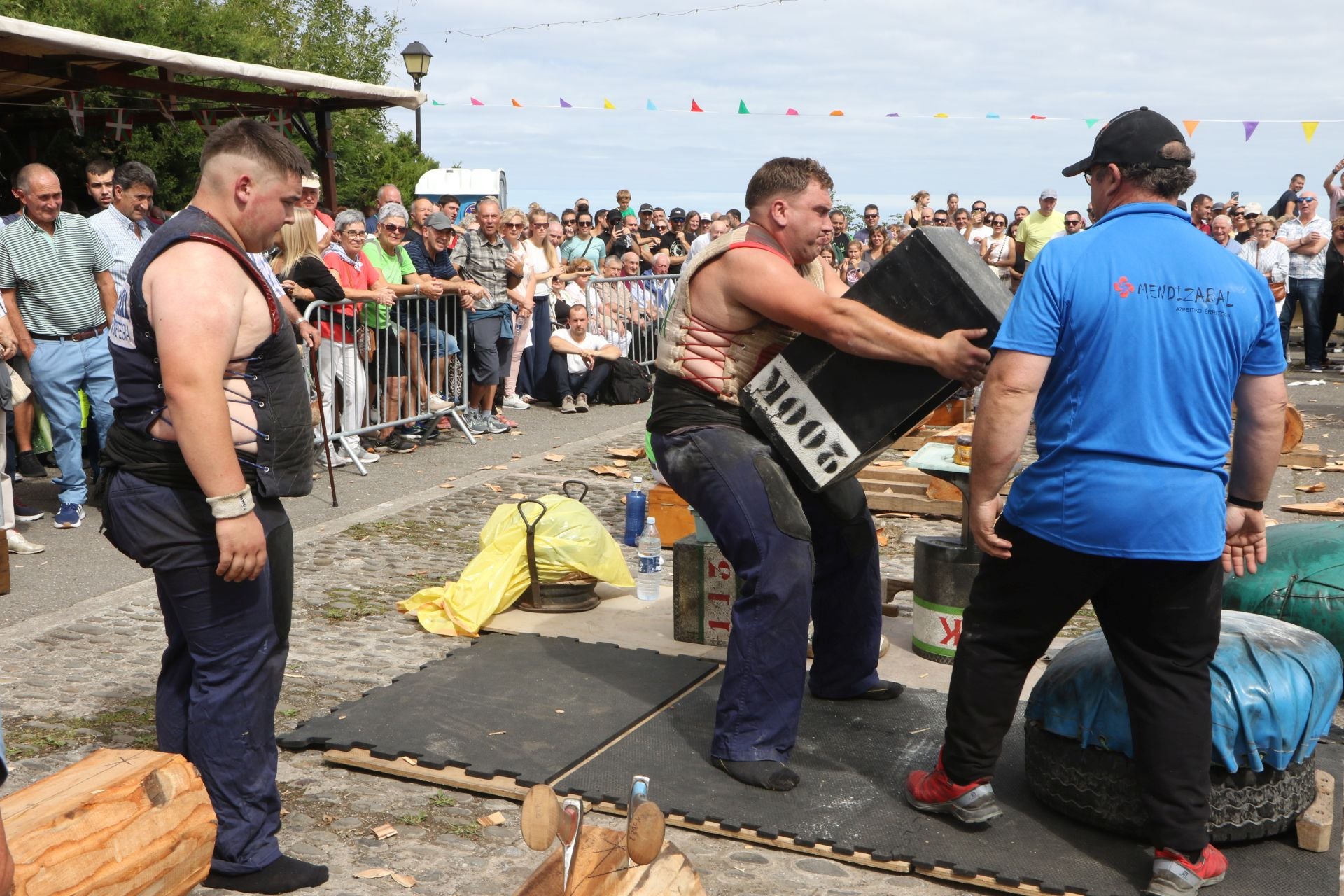 Gran ambiente en las fiestas de Mutriku