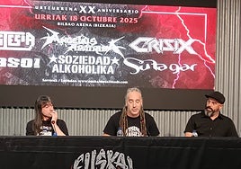 Musikariak eta antolatzaileak, Euskal Metalheads Fest jaialdiaren aurkezpenean.