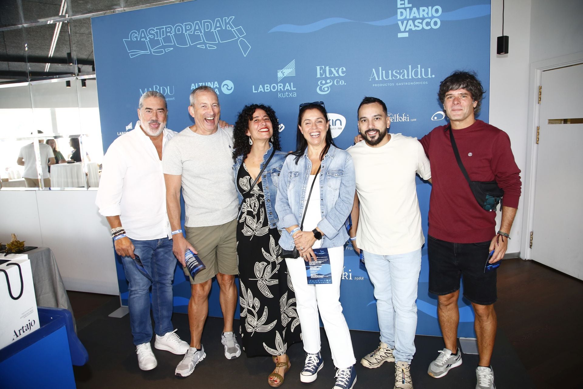 Photocall de la fiesta de DV para disfrutar de la Bandera de La Concha