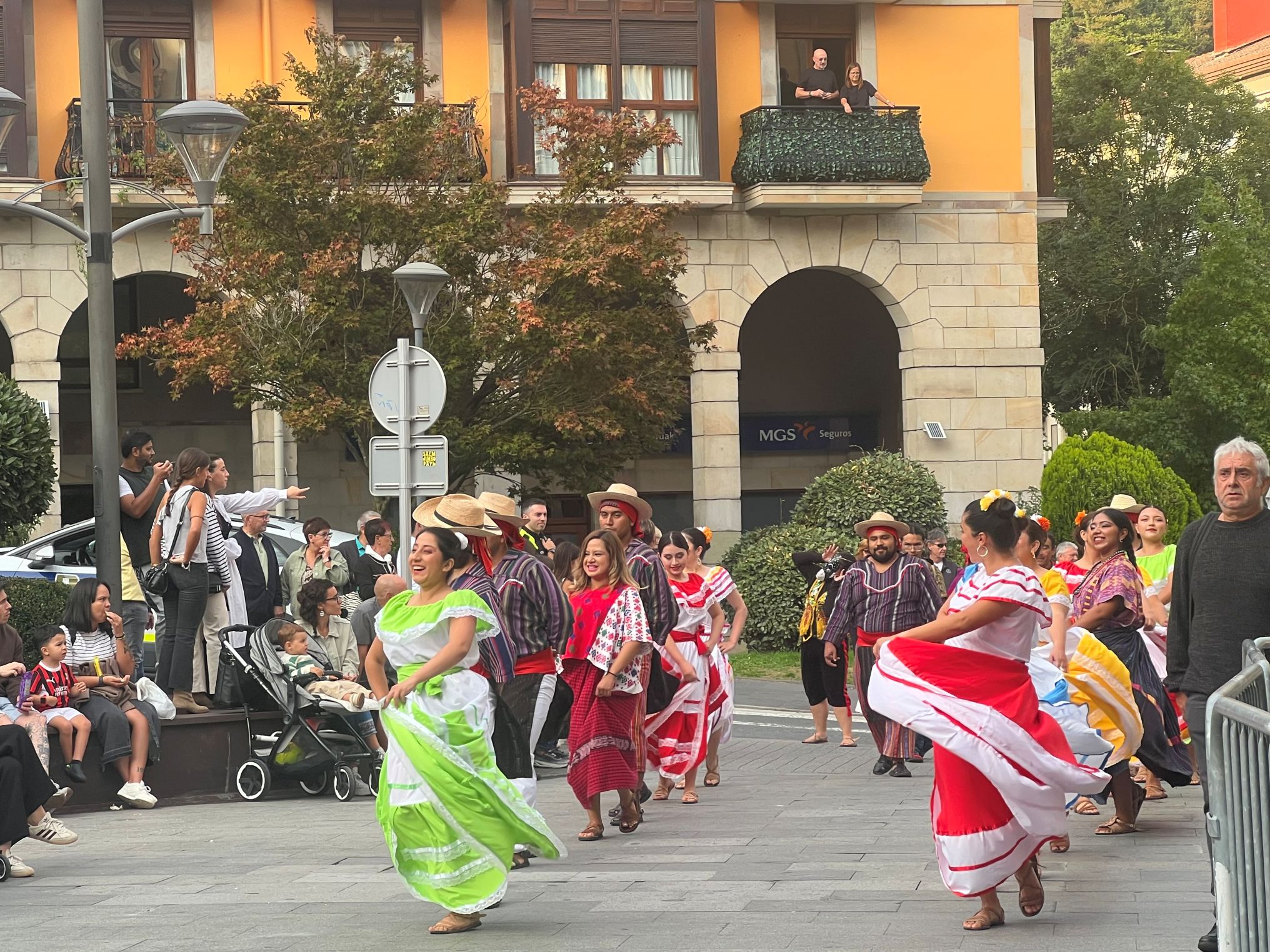 Urretxu, munduko folklorearen ispilu