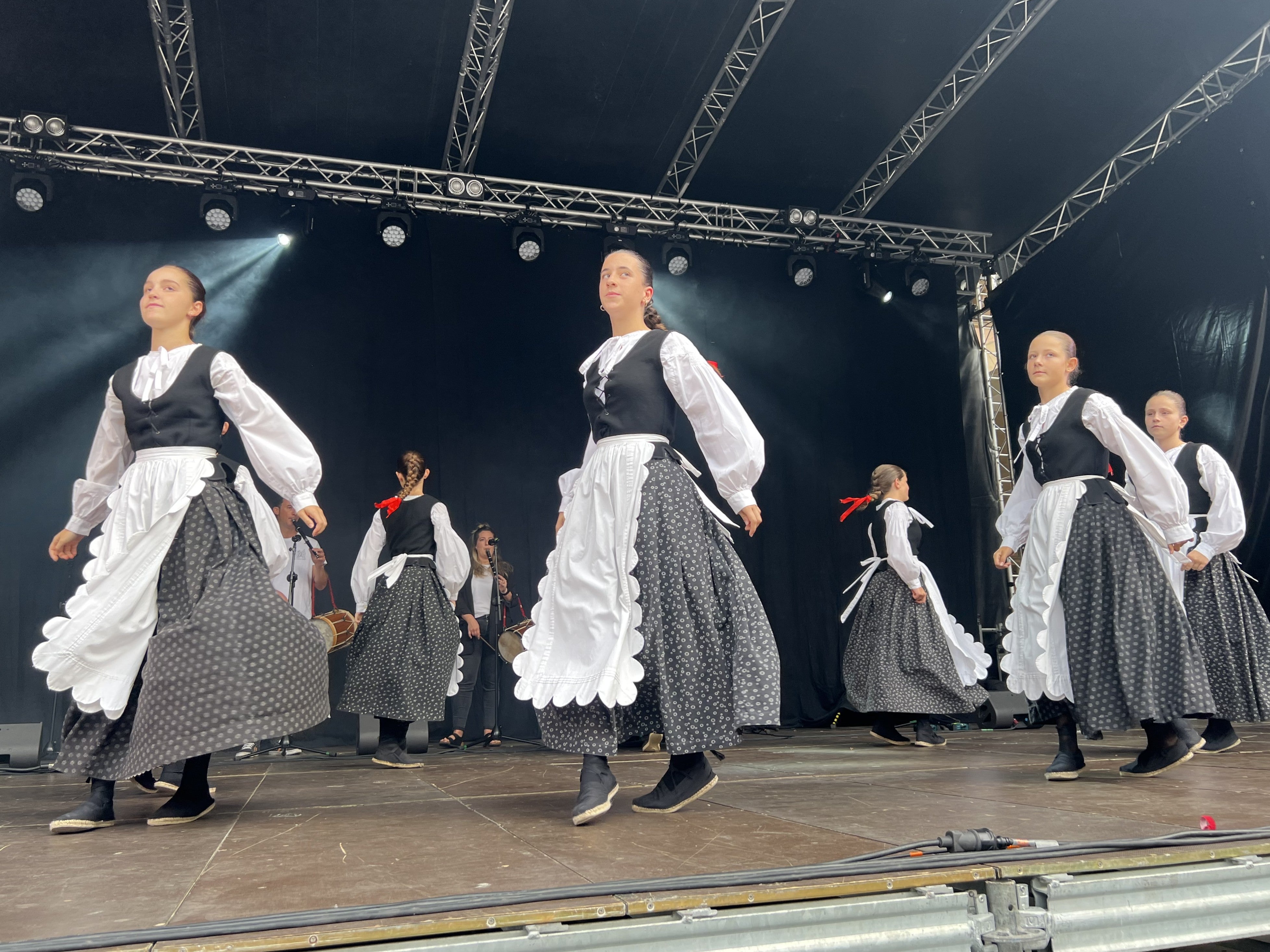 Urretxu, munduko folklorearen ispilu